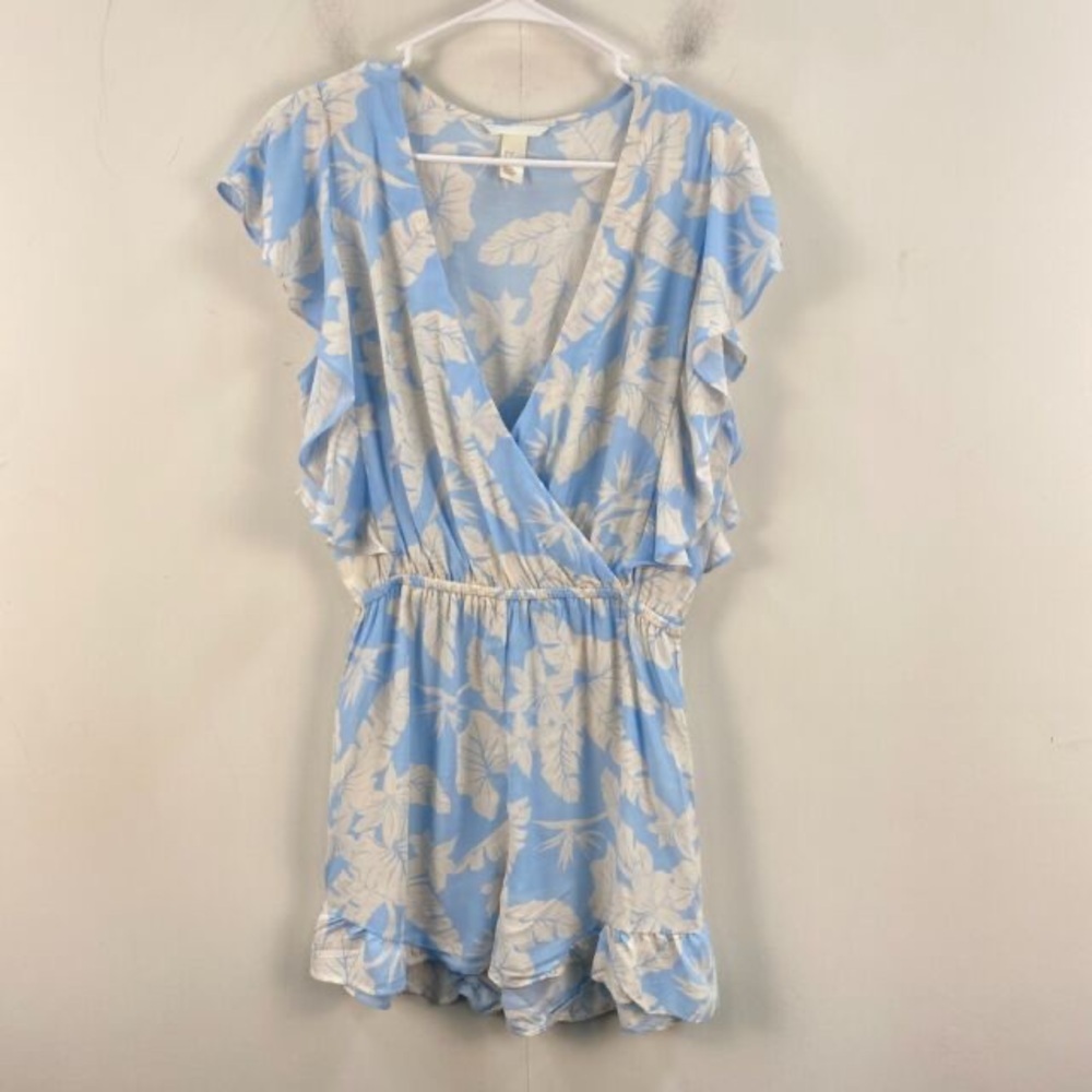 Baby blue floral romper​